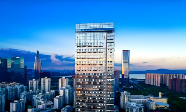 配资策略平台 曹德旺李嘉诚预言：2025年不买房，5年后会庆幸还是后悔？